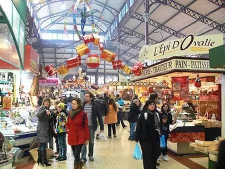 La Bohème, Attic Facing Les Halles *