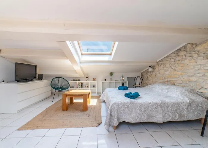 La Boheme, Attic Facing Les Halles *
